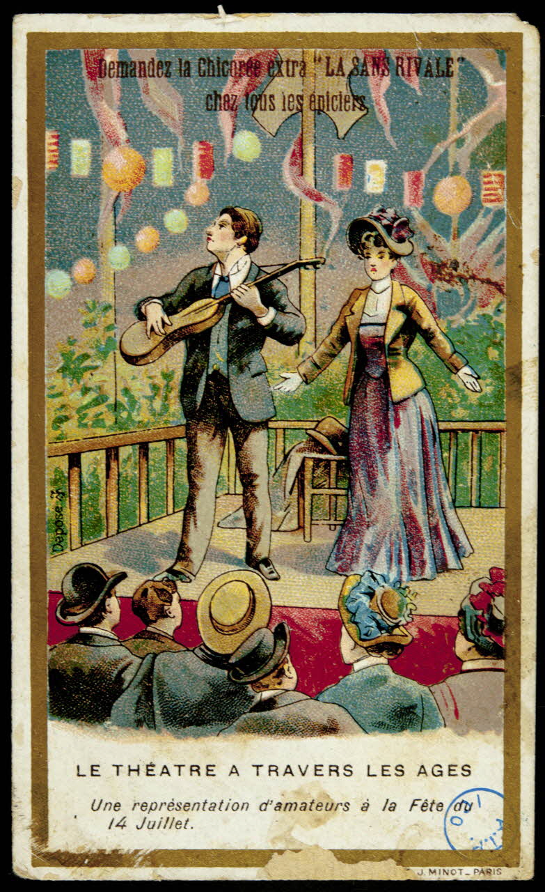 carte réclame LE THEATRE A TRAVERS LES AGES  Une représentation d'amateurs à la Fête du 14 Juillet. 1975.105.11 Photo