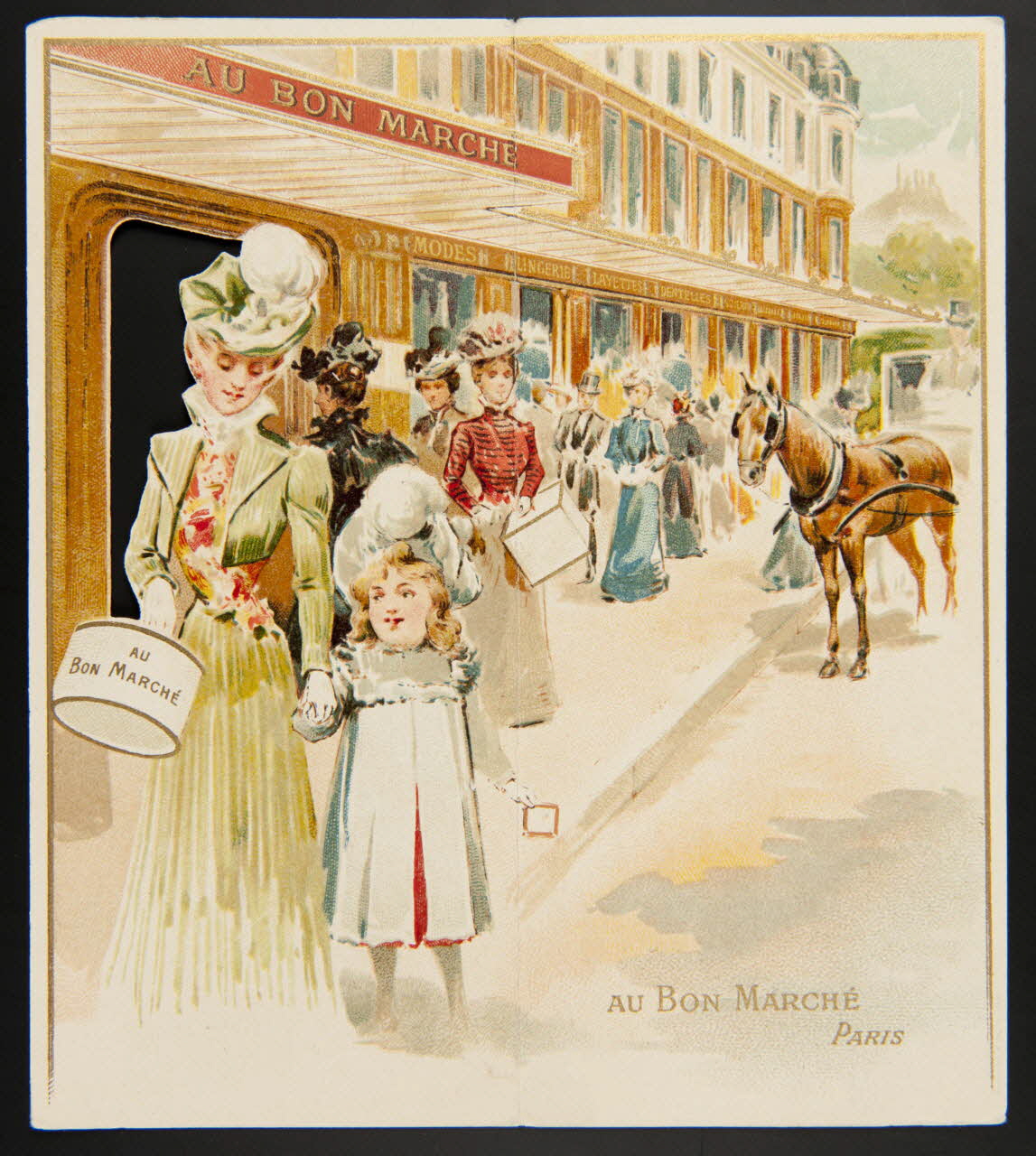 carte réclame Mère et sa fille devant un magasin 1975.3.187 Photo