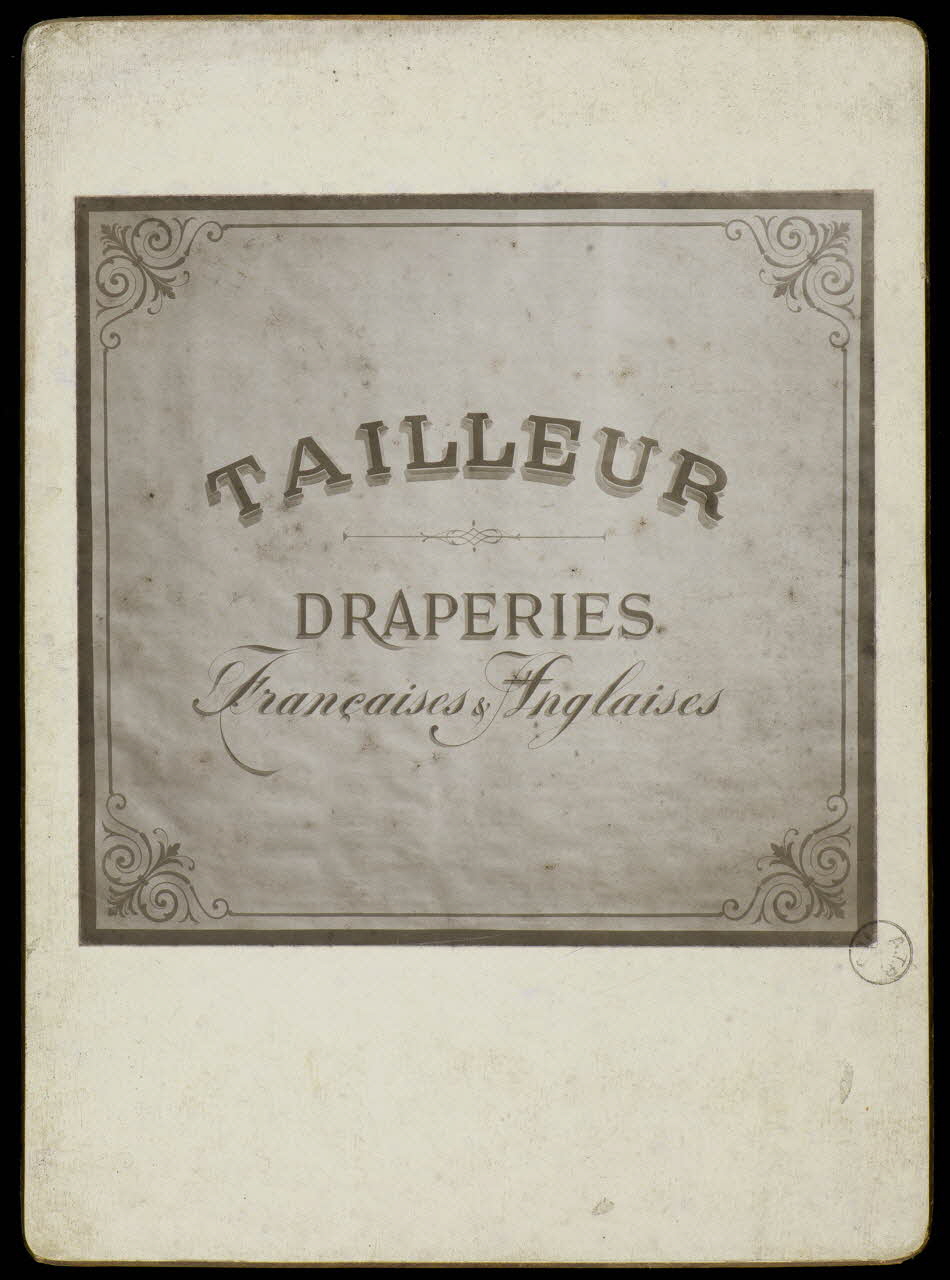 estampe TAILLEUR  DRAPERIES.  Françaises & Anglaises 1975.37.111 Photo