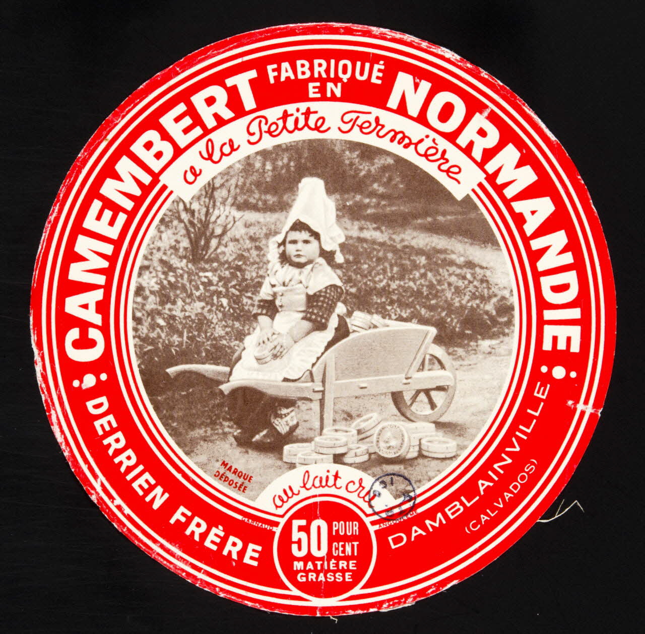 estampe CAMEMBERT  FABRIQUE  EN  NORMANDIE  à la Petite Fermière 1975.8.20 Photo