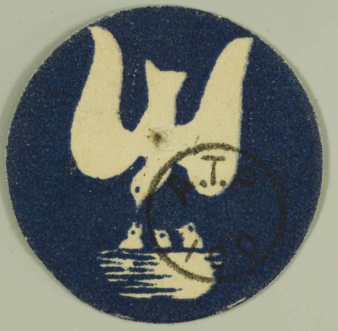 estampe Oiseau nourrissant ses petits 1975.82.19 Photo