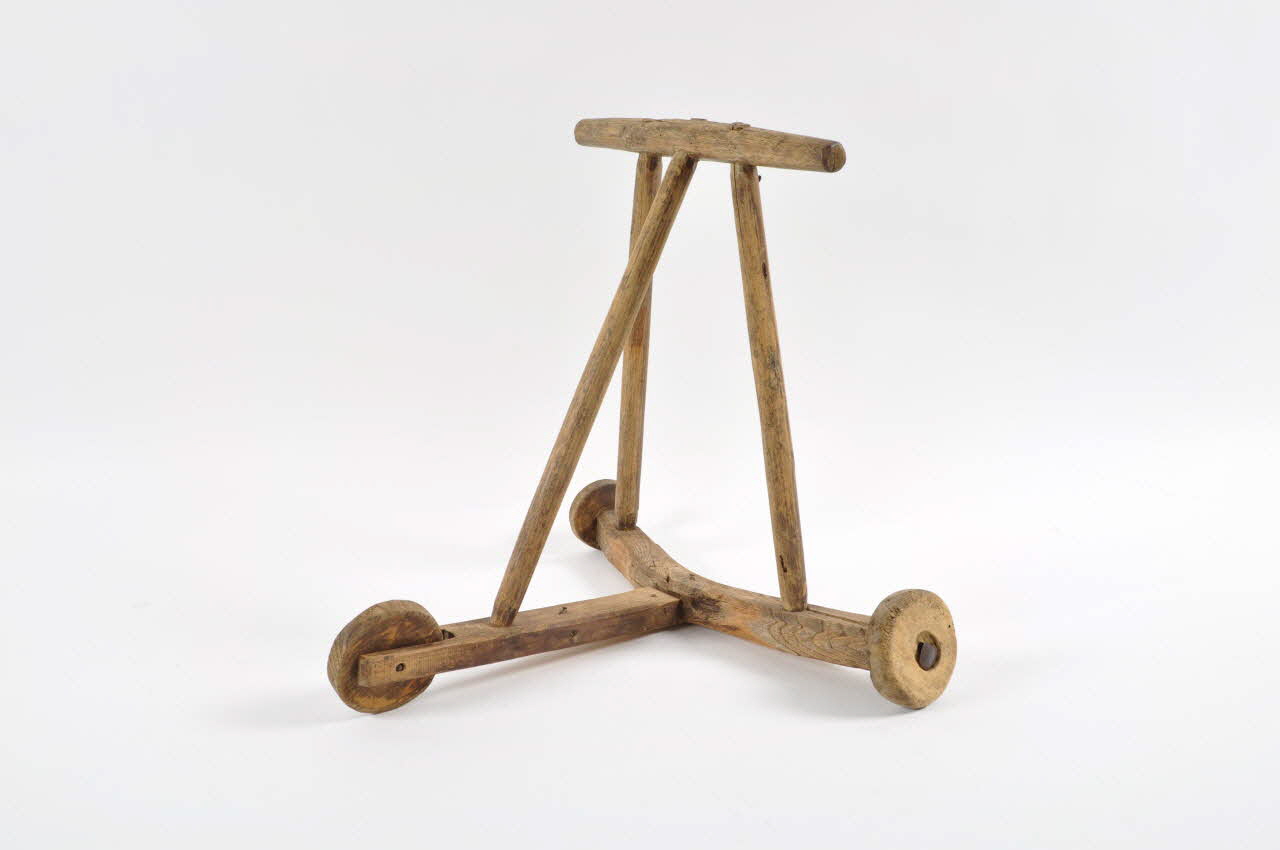 trotteur pour enfant 1907.3.31 Photo Mucem