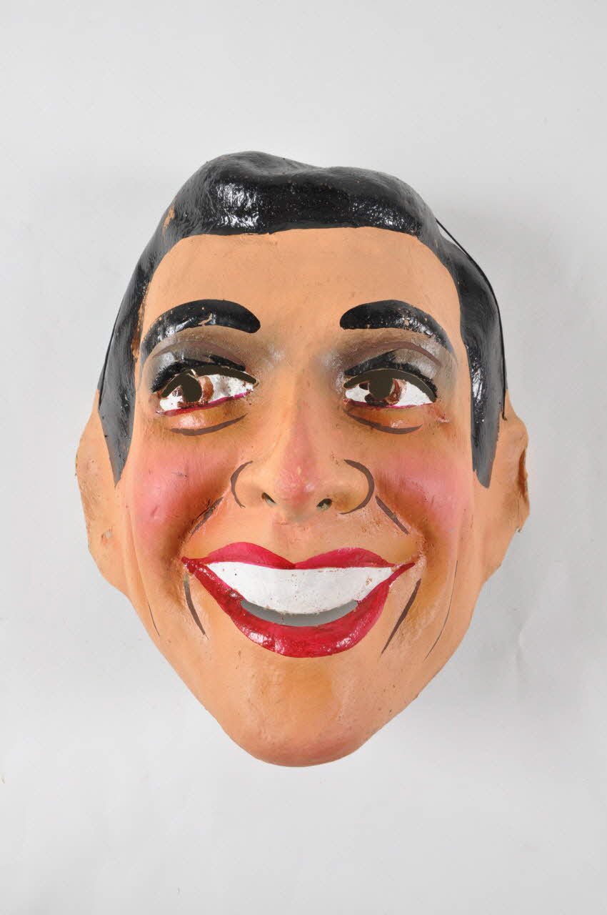 César masque de déguisement Pays de la Loire, France 1920 1966.20.5 Photo Mucem