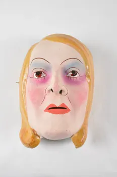 César masque de déguisement Pays de la Loire, France 1920 1966.20.9 Photo Mucem