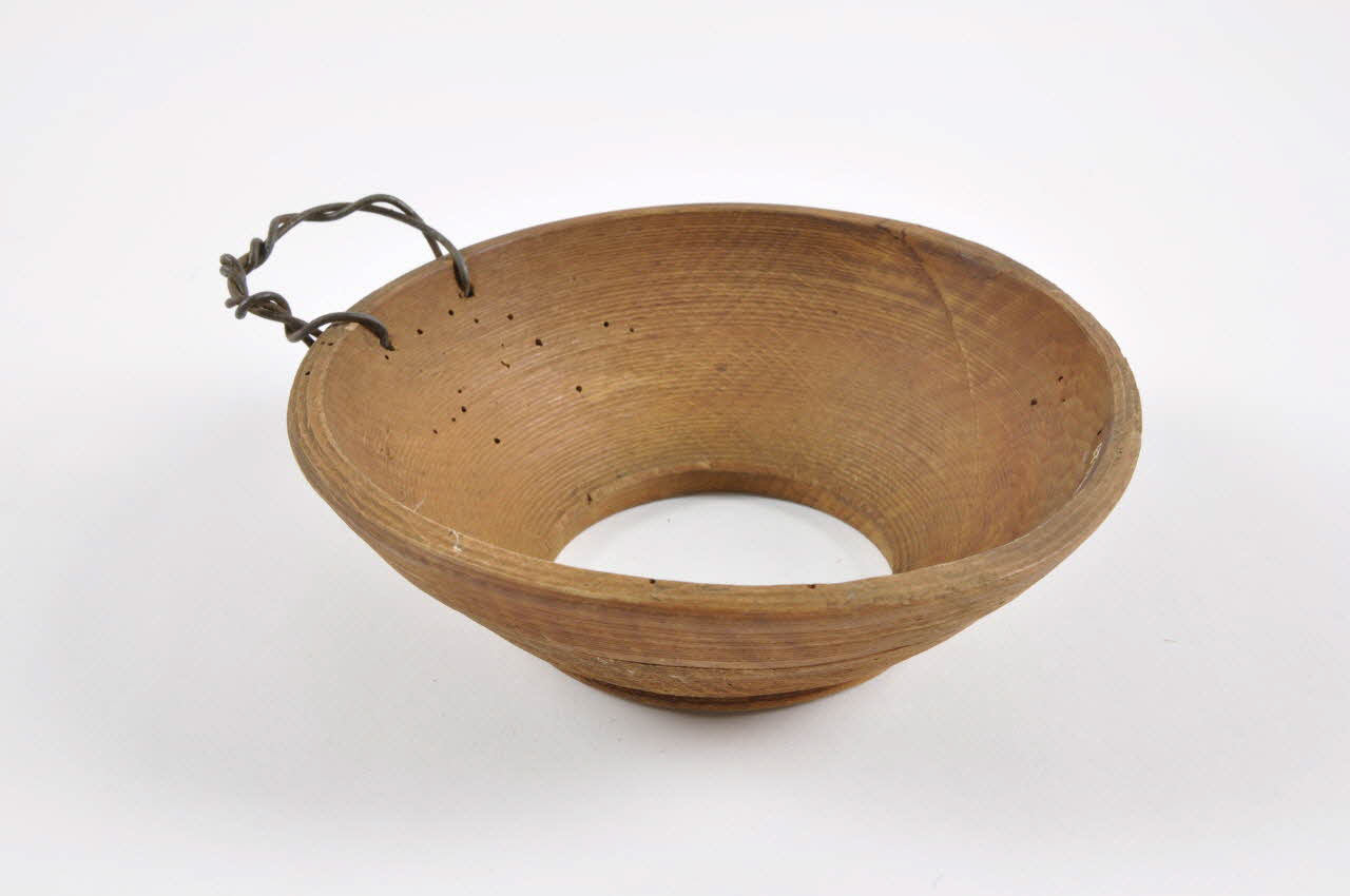 filtre Bourgogne, France 1908 1908.1.28 Photo Mucem