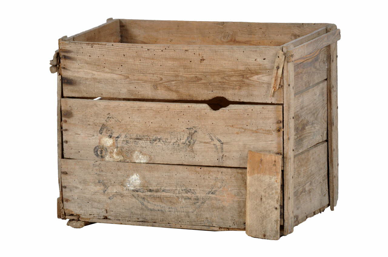 CAISSE DE CASSEUSE D'AMANDES caisso 1911 1965.47.11 Photo Mucem
