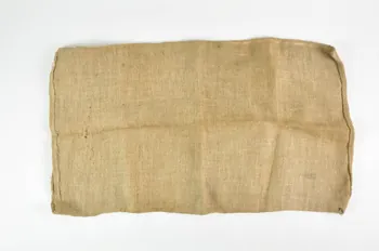 SAC DE CASSEUSE D'AMANDES saco 1965.47.4  Photo Mucem