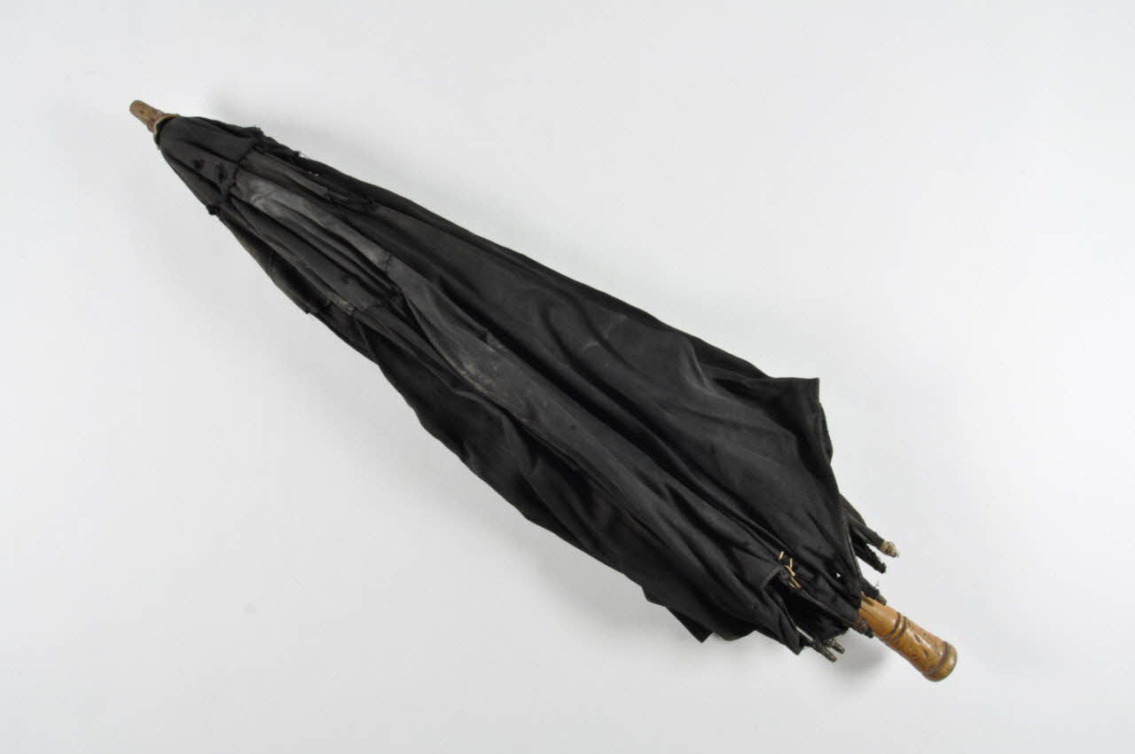 PARAPLUIE 1965.50.176 Photo Mucem