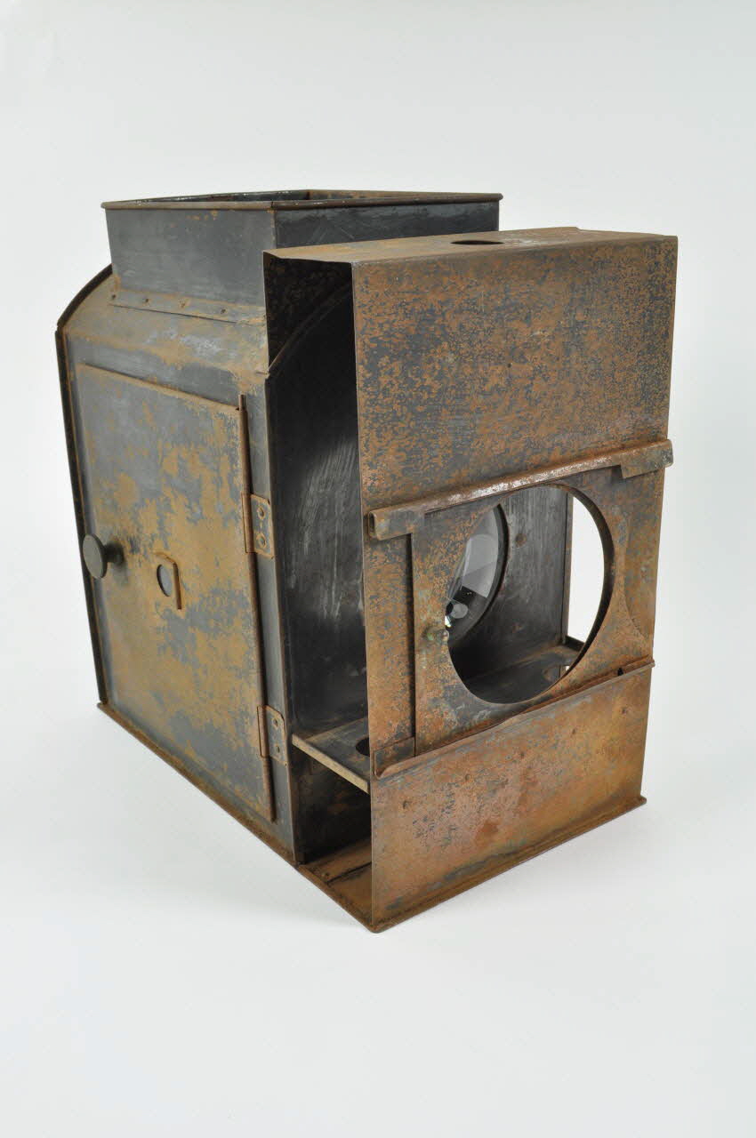 cinéma forain 1967.115.177.1.1.1-3 Photo Mucem