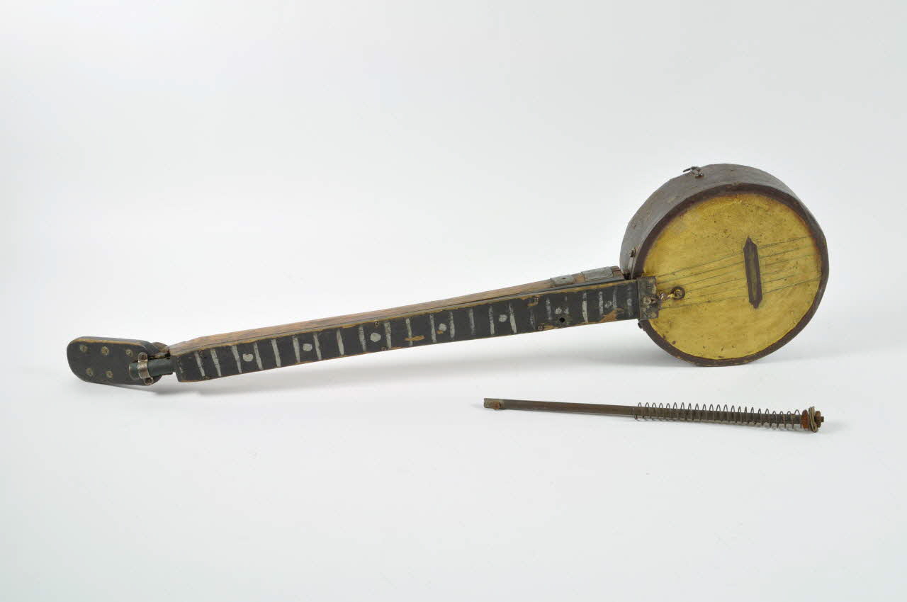 instrument de musique de clown 1967.115.87.1-3 Photo Mucem