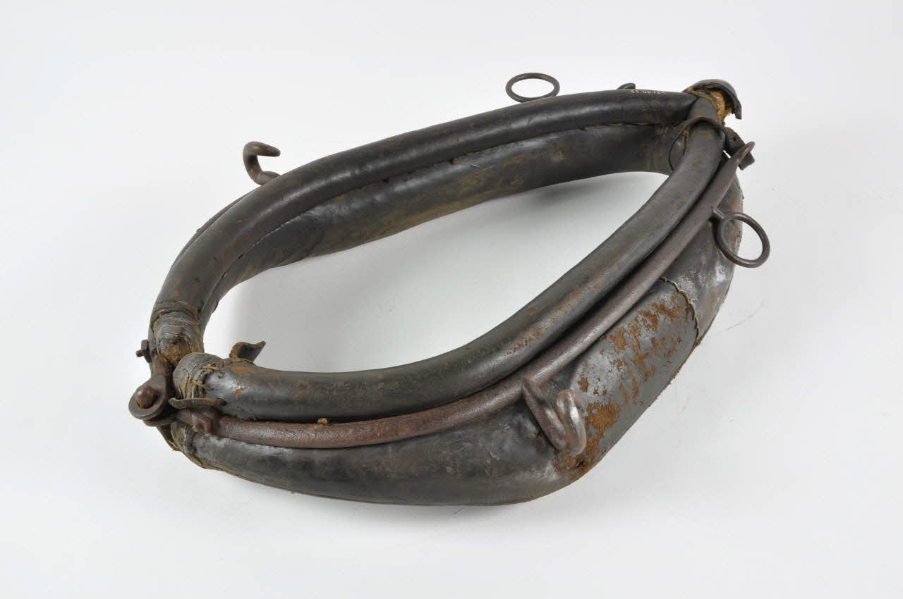 COLLIER DE MULET 1900 1966.66.124 Photo Mucem
