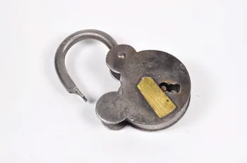 cadenas 1965.55.115  Photo Mucem