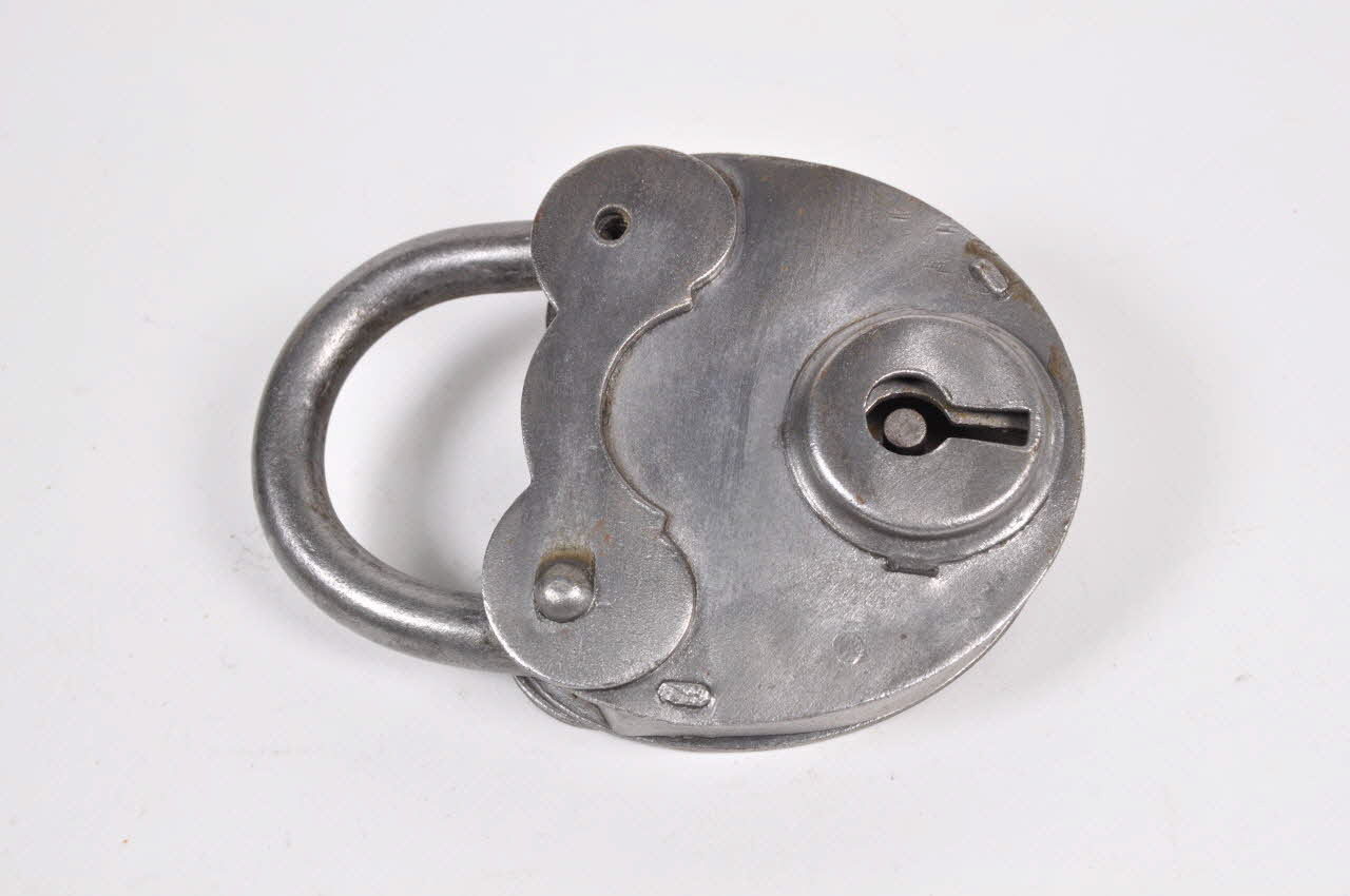 cadenas 1965.55.116 Photo Mucem