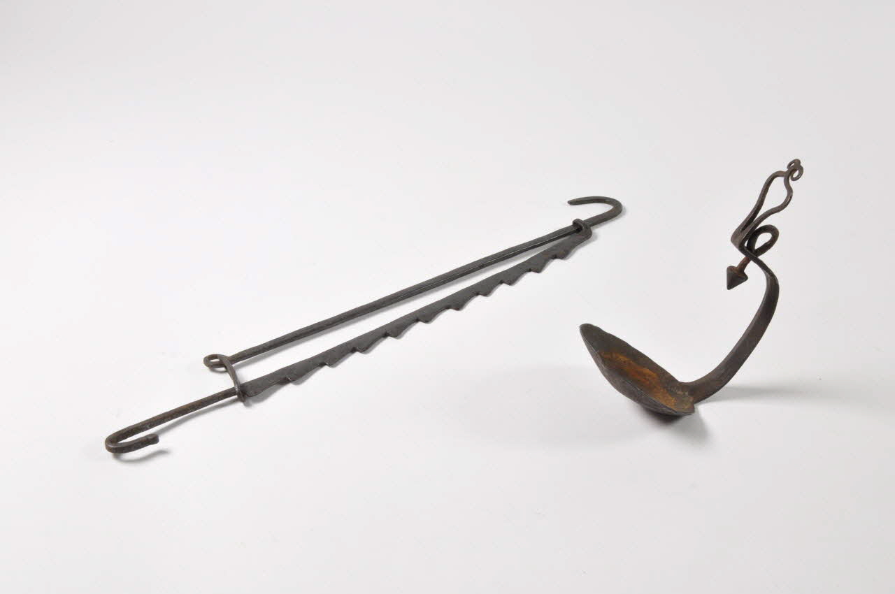 porte-lampe 1967.119.268.1-2 Photo Mucem