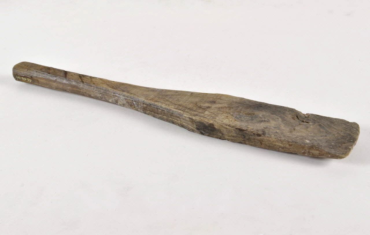 SPATULE POUR LA PATE DES COCHONS 1966.66.194 Photo Mucem
