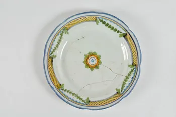 assiette plate Picardie, France 1775-1825 1932.7.2 Photo Mucem