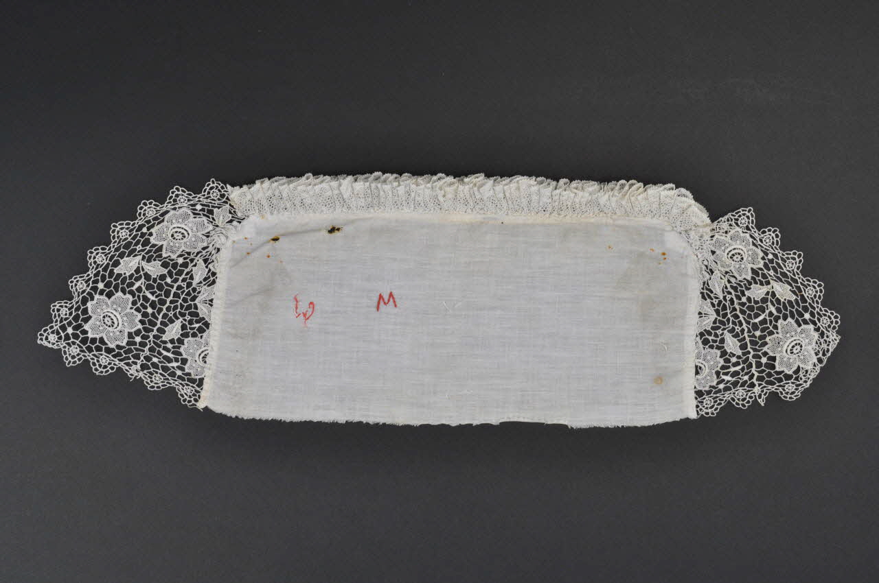 Jacques Malgorn ELEMENT DE COIFFE Bretagne, France 1940 1966.70.137 Photo Mucem