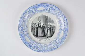 FaïEnces ; Lebeuf Milliet Et Cie assiette à dessert Picardie, France 1868-1876 1967.12.7 Photo Mucem