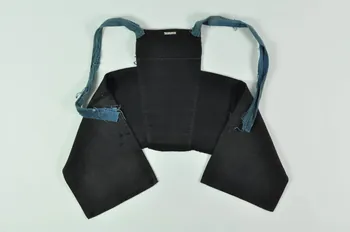 corselet kamproz 1966.70.79  Photo Mucem