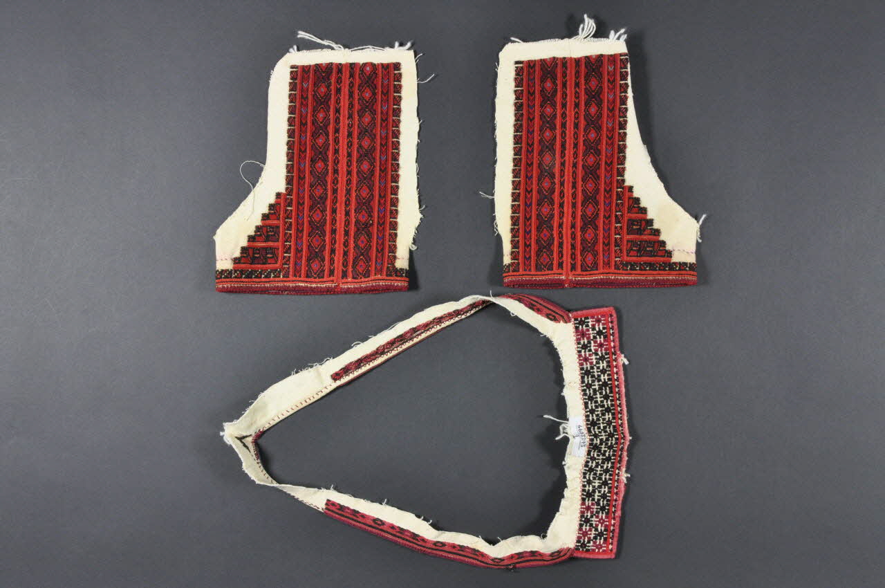BRODERIE ECHANTILLON DMH1966.131.43.1-3  Photo Mucem