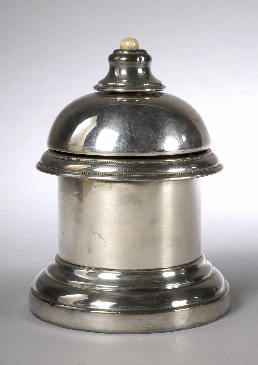 sonnette de table 2008.29.17 Photo