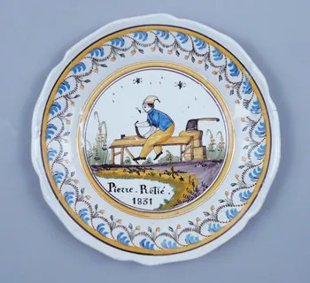 assiette plate Bourgogne, France 1831 1952.108.5 Photo