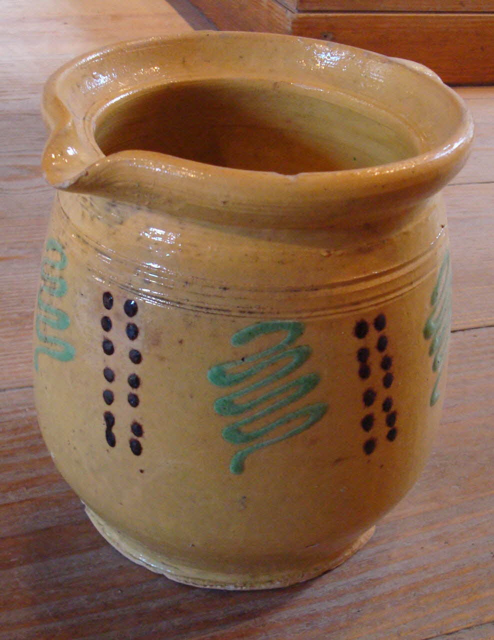 Poterie Mary pot Alsace, France 1950-1960 1975.91.9.1-2 Photo