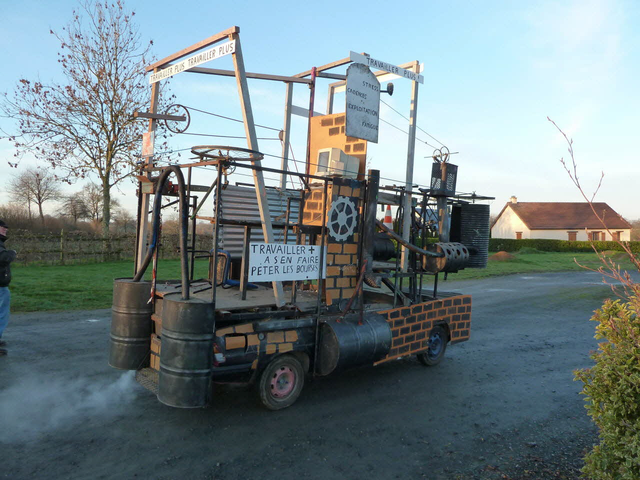 Patrice Bekus photographie MuCEM. Enquête sur le carnaval de Granville conduite par Patrice Bekus (30 novembre 2010 - 8 mars 2011) Basse-Normandie, France 2011/2/16 PHT.2011.2.123 Photo
