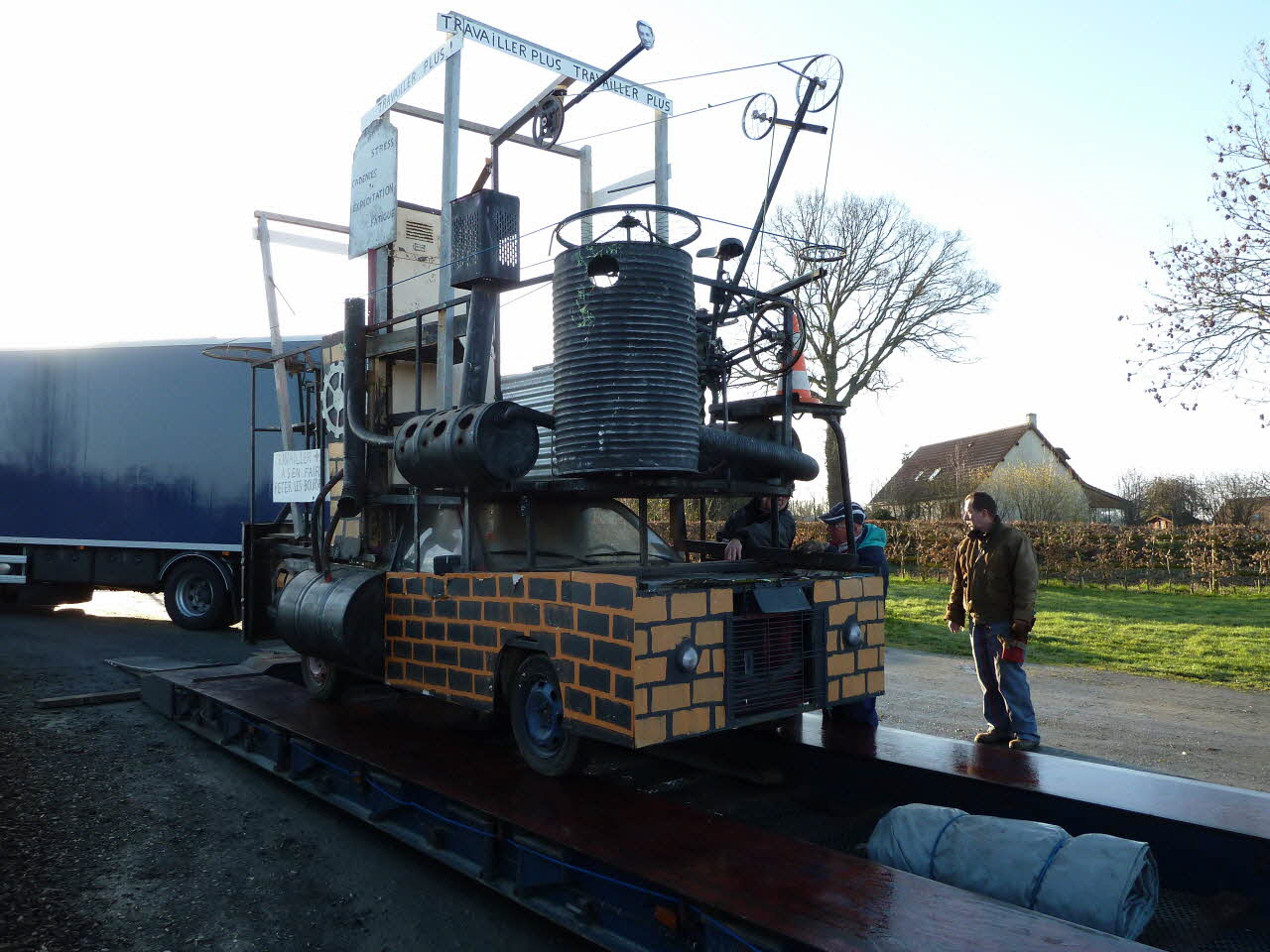 Patrice Bekus photographie MuCEM. Enquête sur le carnaval de Granville conduite par Patrice Bekus (30 novembre 2010 - 8 mars 2011) Basse-Normandie, France 2011/2/16 PHT.2011.2.136 Photo