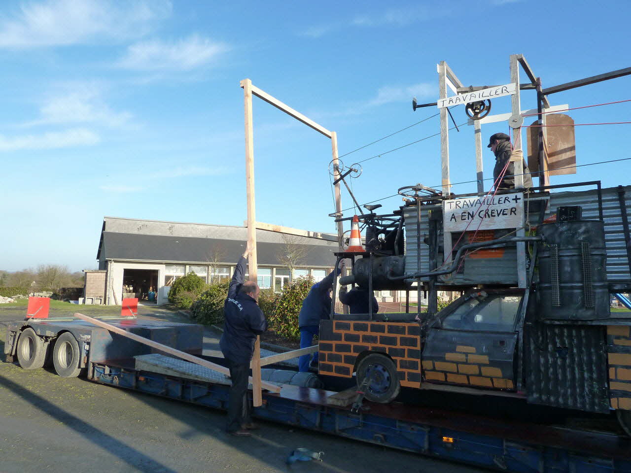 Patrice Bekus photographie MuCEM. Enquête sur le carnaval de Granville conduite par Patrice Bekus (30 novembre 2010 - 8 mars 2011) Basse-Normandie, France 2011/2/16 PHT.2011.2.151 Photo