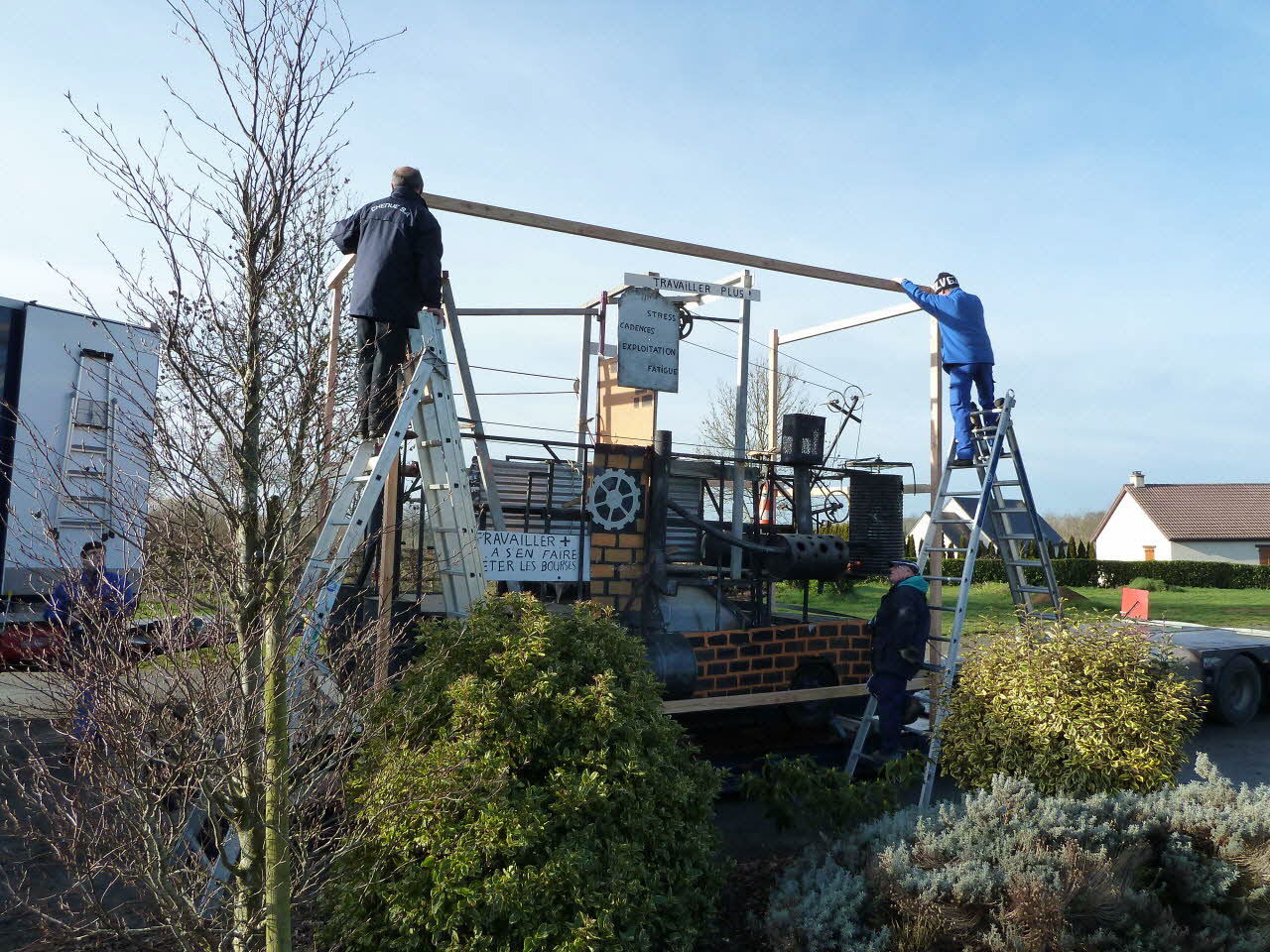Patrice Bekus photographie MuCEM. Enquête sur le carnaval de Granville conduite par Patrice Bekus (30 novembre 2010 - 8 mars 2011) Basse-Normandie, France 2011/2/16 PHT.2011.2.163 Photo