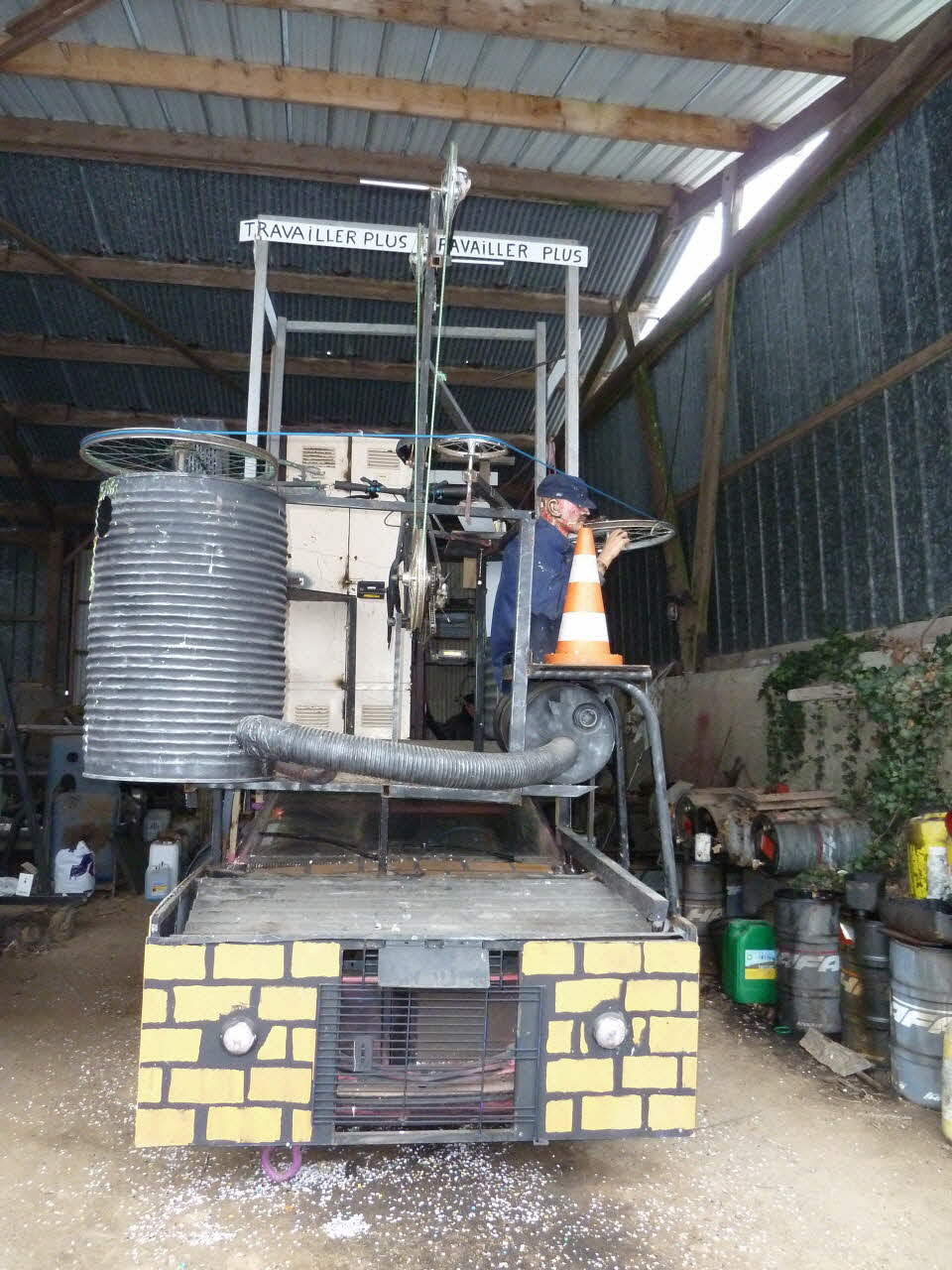 Patrice Bekus photographie MuCEM. Enquête sur le carnaval de Granville conduite par Patrice Bekus (30 novembre 2010 - 8 mars 2011) Basse-Normandie, France 2010/11/30 PHT.2011.2.8 Photo
