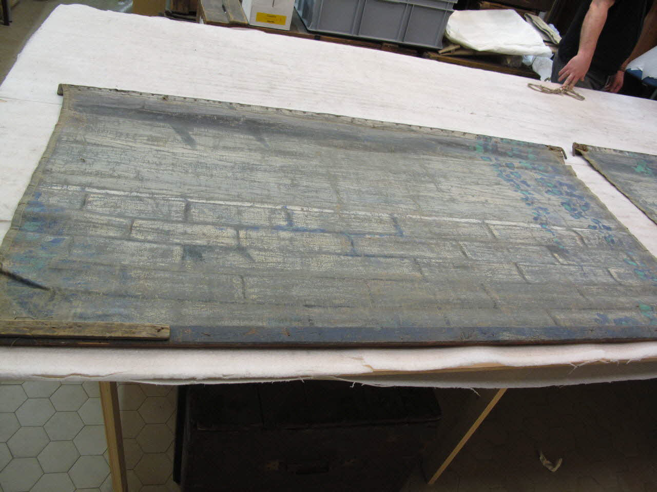 décor de théâtre de marionnettes 1956.127.249.1-2 Photo