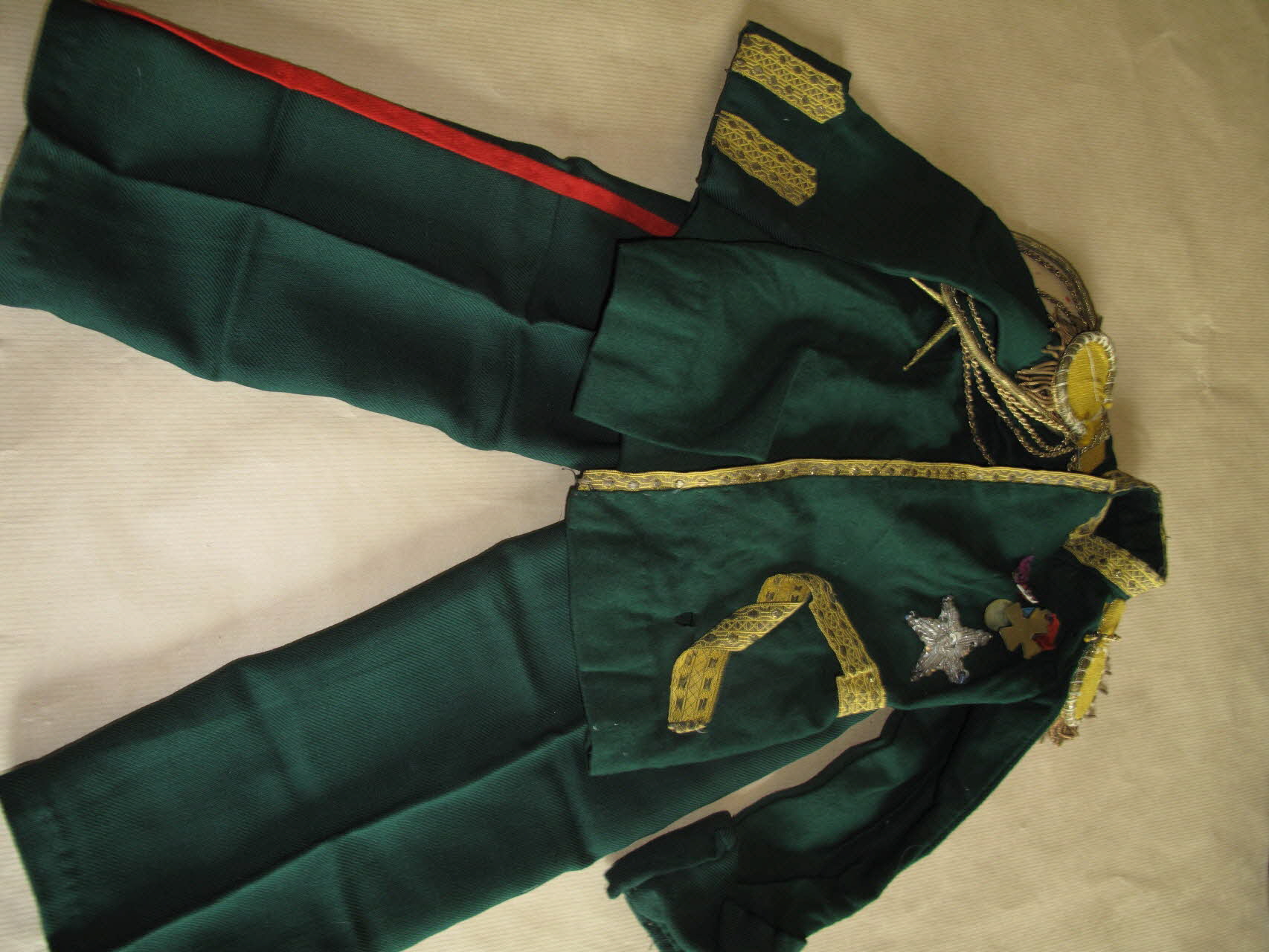 Eugénie Pitou costume de marionnette 1900 1956.127.574.1-2 Photo