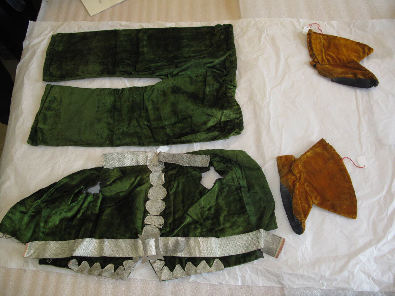 Eugénie Pitou costume de marionnette 1900 1956.127.659.1-4 Photo