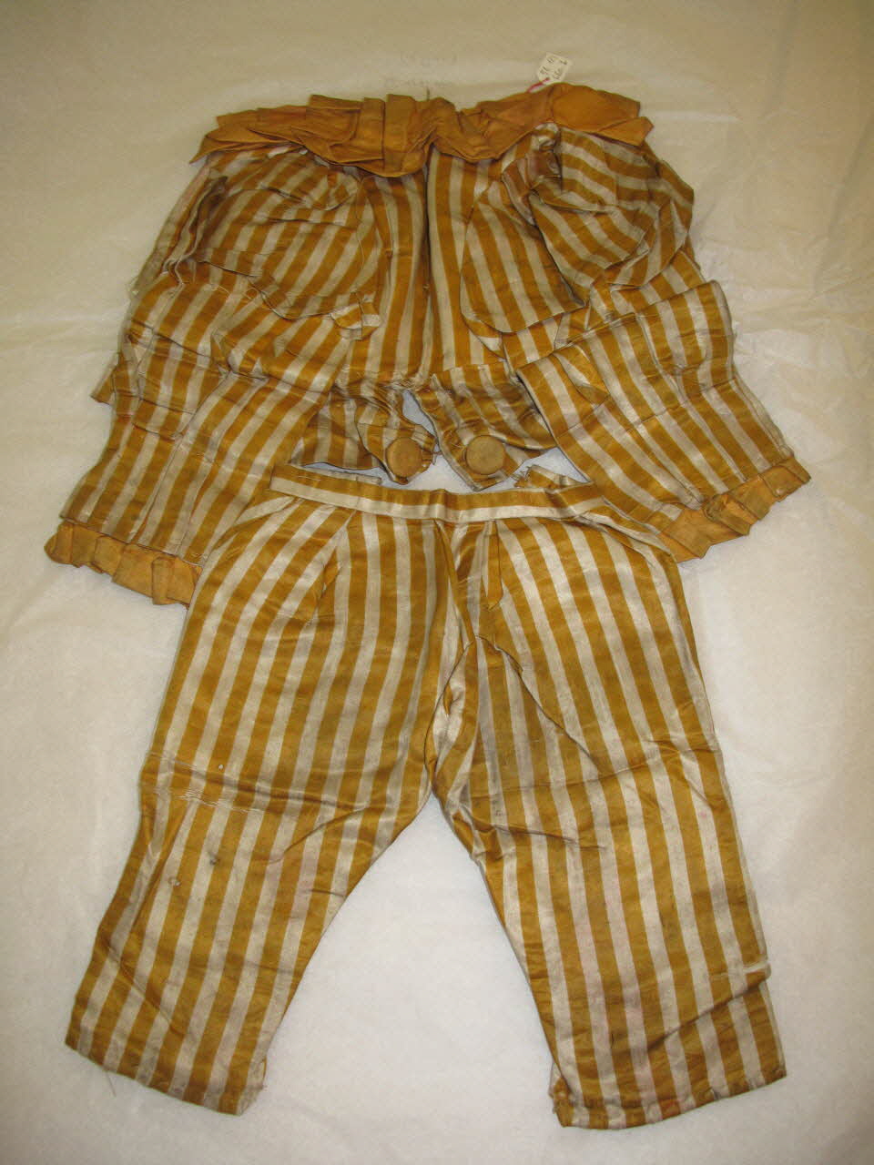 Eugénie Pitou costume de marionnette 1900 1956.127.660.1-2 Photo