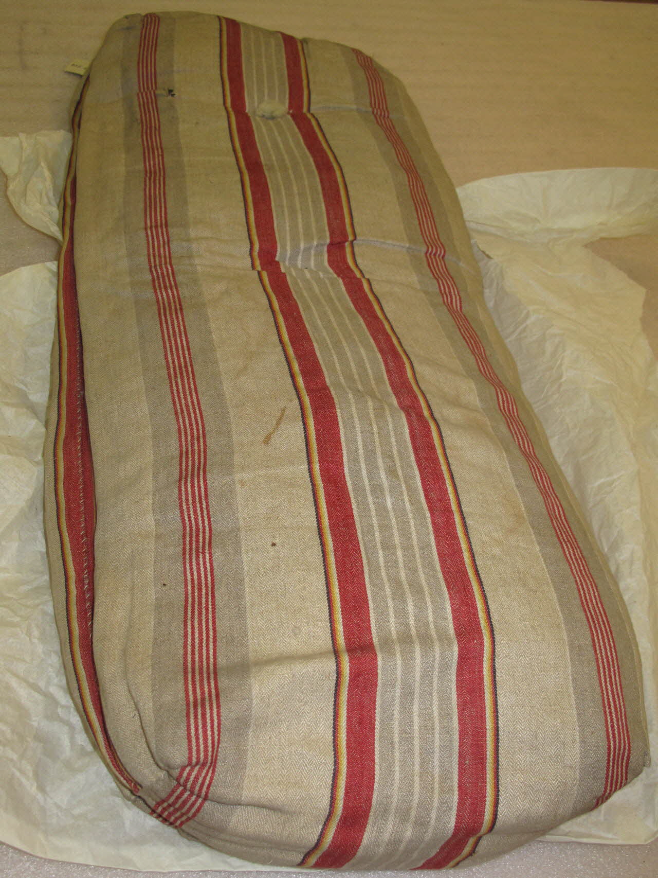 Eugénie Pitou objet domestique pour marionnette Rhône-Alpes, France 1900 1956.127.765 Photo