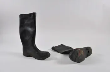 Bousquet BOTTES DE PEQUE-PEQUE Nord-Pas-de-Calais, France 1967 1967.30.13.1-2  Photo Mucem