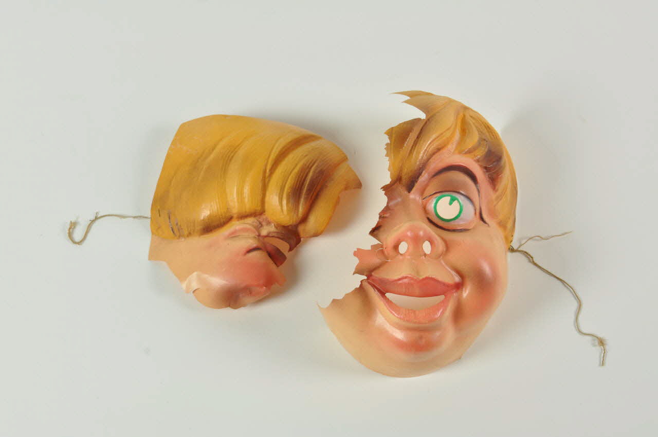 Bousquet masque de déguisement Nord-Pas-de-Calais, France 1967 1967.30.16.1-2 Photo Mucem