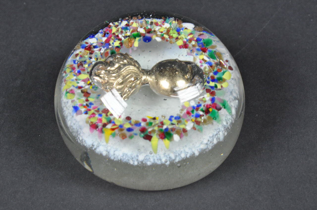 presse-papiers bousillé Nord-Pas-de-Calais, France 1890-1900 1967.53.10 Photo Mucem