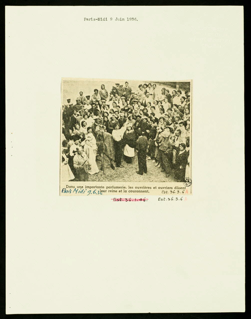 imprimé Dans une importante parfumerie, les ouvrières et ouvriers élisent leur reine et la couronnent Paris 1936 1936.3.6 Photo