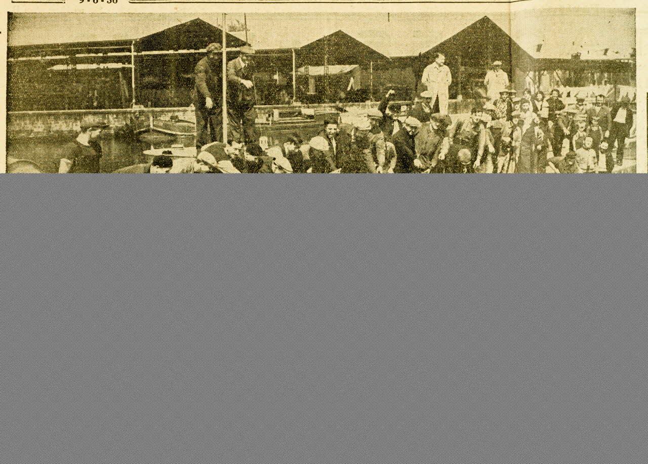 imprimé Des pourparlers sont engagés depuis hier entre les organisations patronales et syndicales en vue d'apporter une solution rapide aux grèves en cours Paris 1936 1936.3.8 Photo