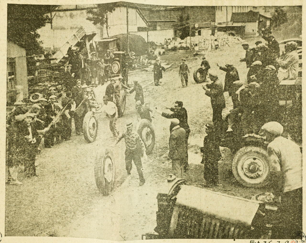 imprimé Une course originale entre des ouvriers d'une compagnie de transports Paris 1936 1936.3.9 Photo