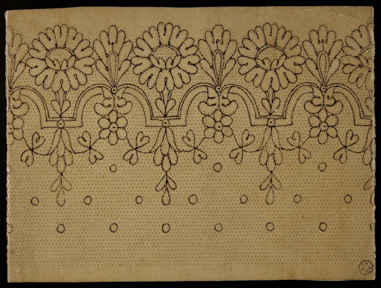 dentelle de papier Poncif : fragment de frise France 1938 1938.40.1 Photo