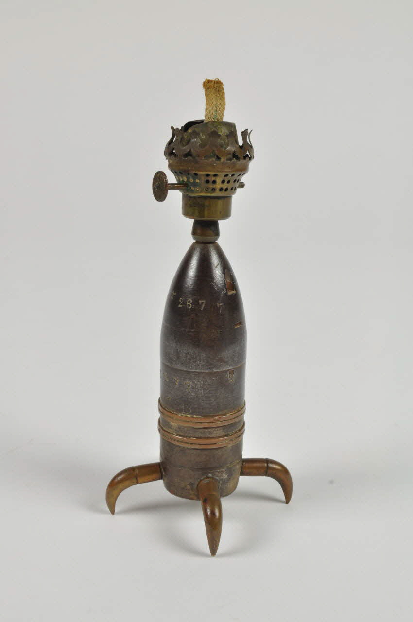 lampe à pétrole 1914-1918 1968.1.7 Photo Mucem