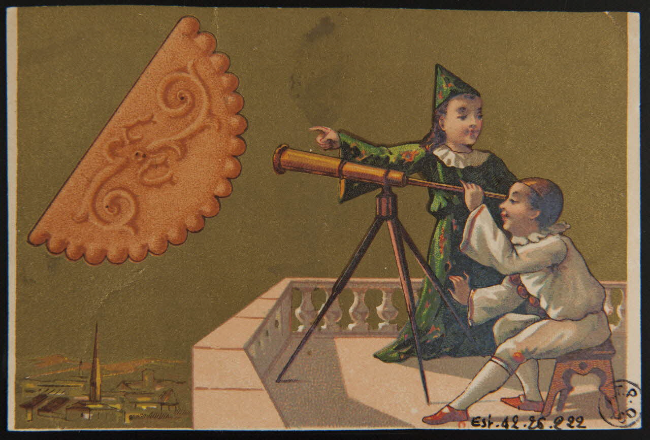 carte réclame Une astronome et un pierrot observant à la lunette un biscuit Lu en forme de demi lune. 1942.26.222 Photo