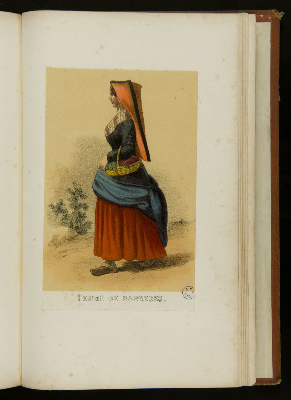 album FEMME DE BARREGES. 1946.83.1.19 Photo