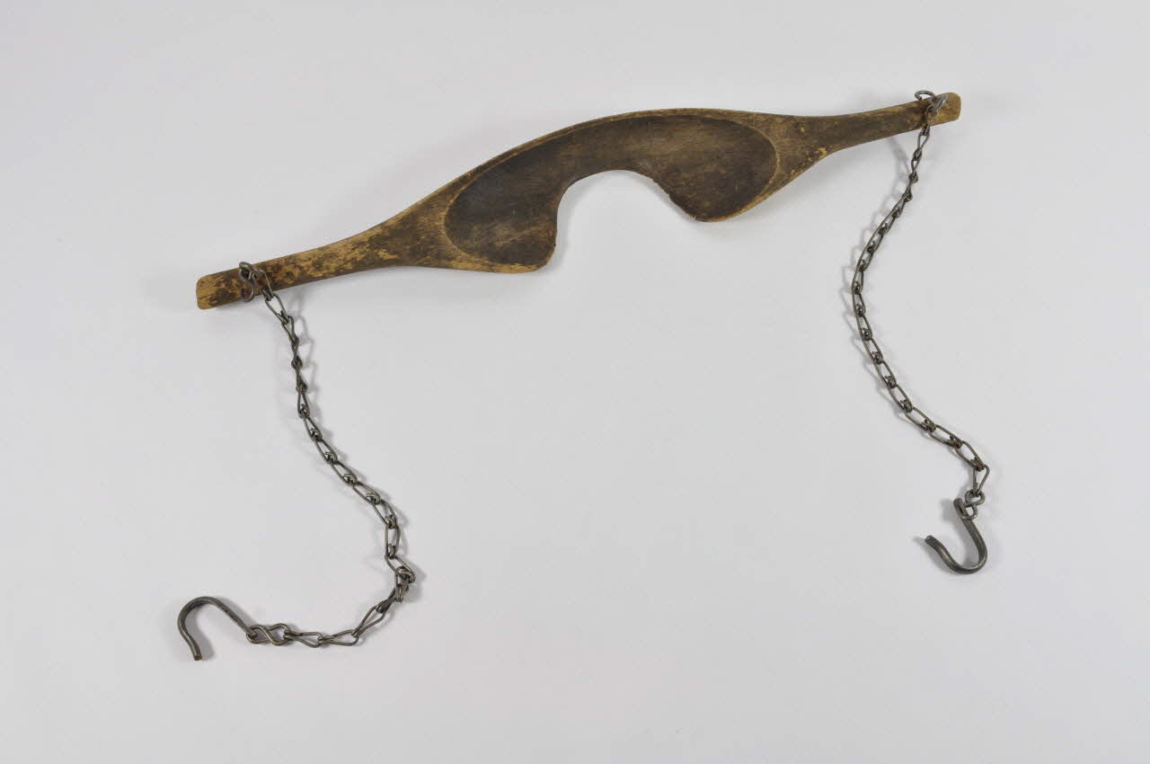 JOUGUET D'EPAULES 1970.116.3 Photo Mucem