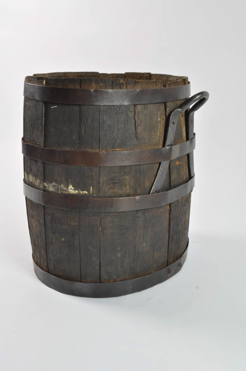BAQUET A VENDANGES basse Poitou-Charentes, France 1940 1969.13.12 Photo Mucem