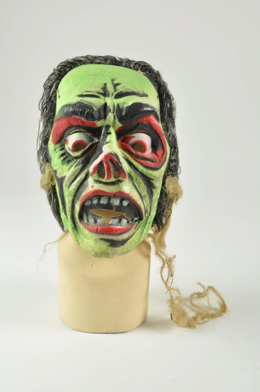 masque de déguisement 1969.15.16 Photo Mucem